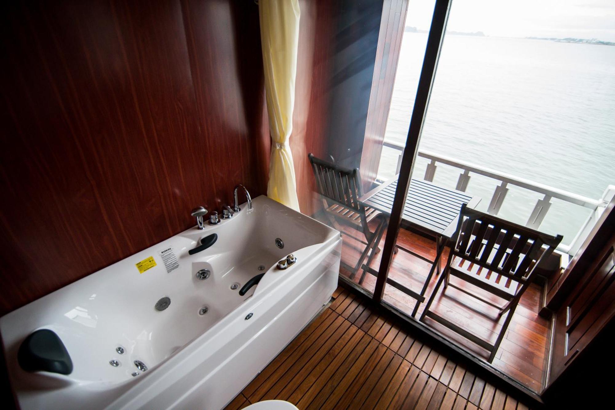 Renea Cruises Halong Hotel Ha Long Buitenkant foto