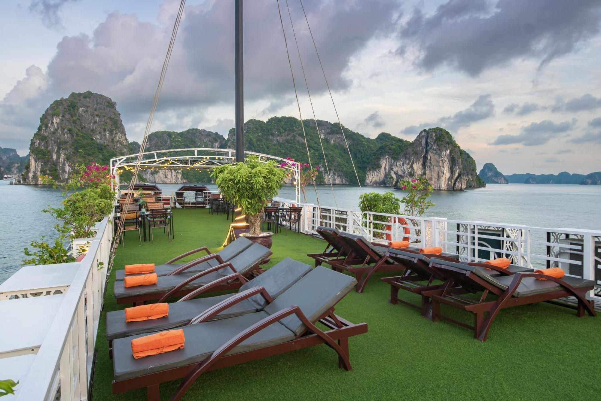 Renea Cruises Halong Hotel Ha Long Buitenkant foto