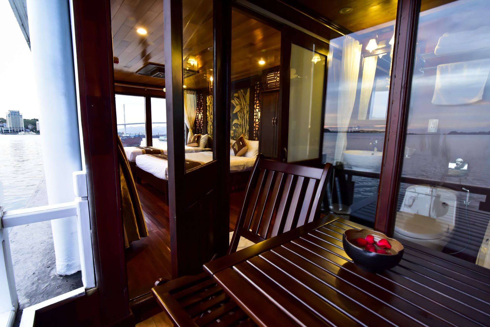 Renea Cruises Halong Hotel Ha Long Buitenkant foto